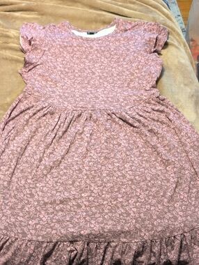 torrid Purple Floral Print Dress. Tiered Hem And Ruffle Sleeves Size 00 (10)